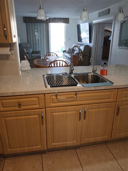 Image 3 of 14 For 1893 Ocean Dr 201