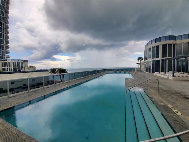 Image 10 of 21 For 15901 Collins Ave  2903