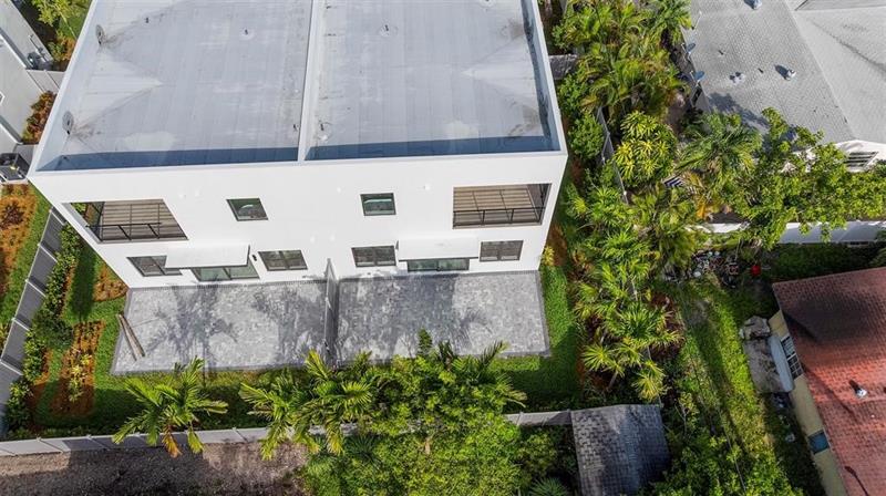 Image 32 of 36 For 3300 15th Ave