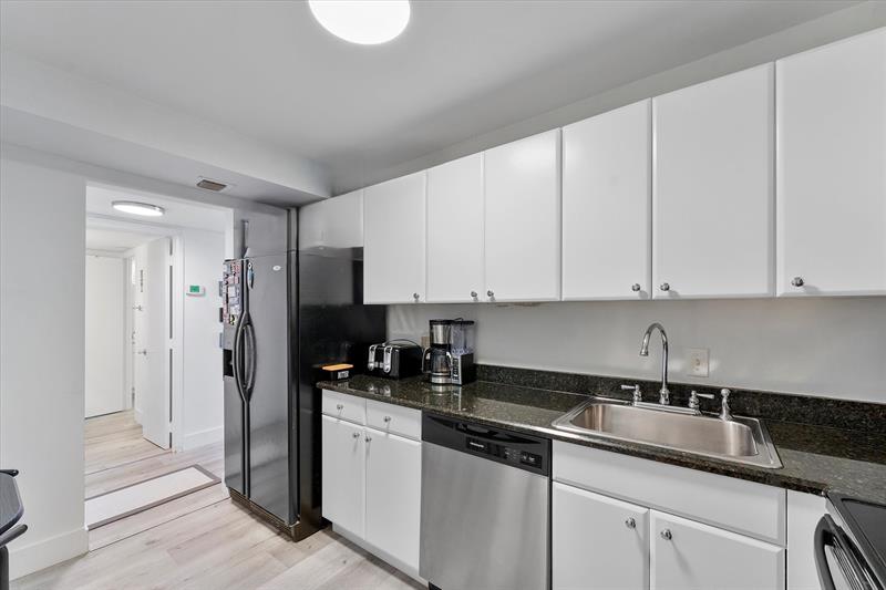 Image 14 of 36 For 1900 Ocean Blvd  10j