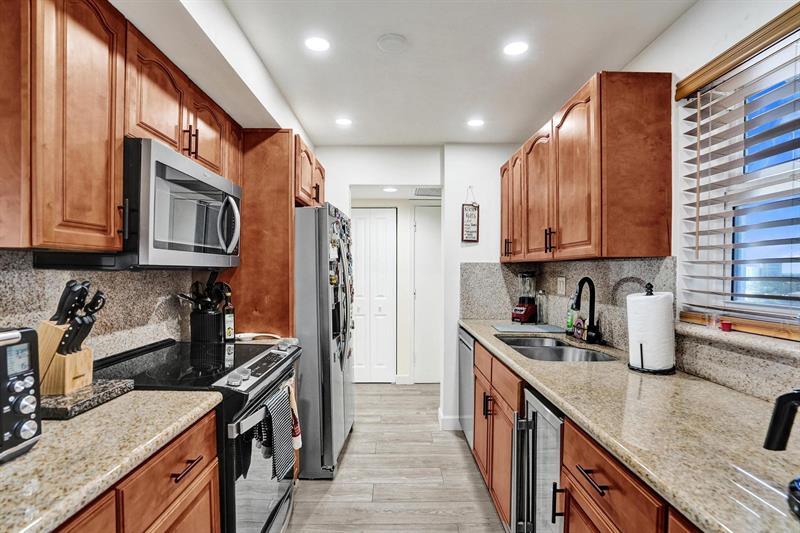 Image 14 of 63 For 801 Federal Hwy  Ph-14