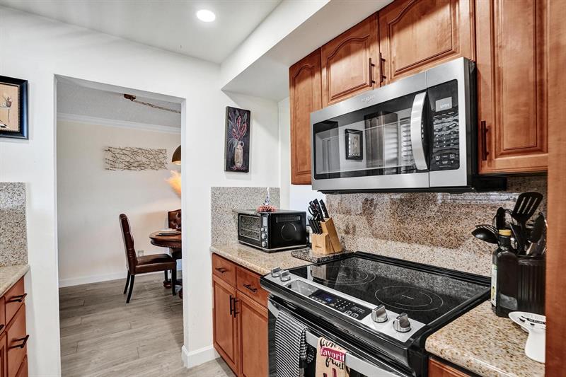 Image 17 of 63 For 801 Federal Hwy  Ph-14