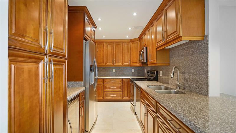 Image 12 of 42 For 4250 Galt Ocean Dr  4j