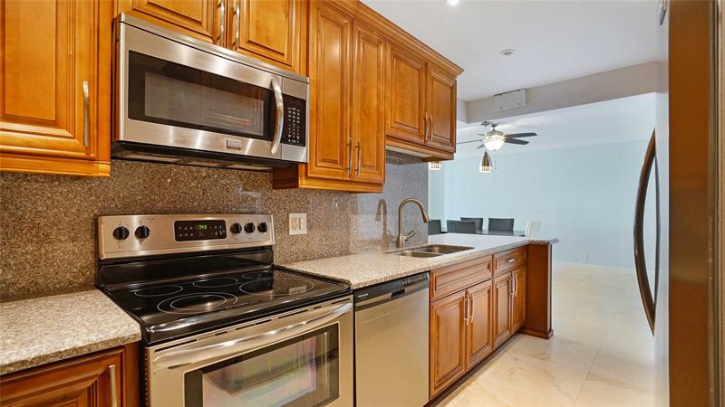 Image 14 of 42 For 4250 Galt Ocean Dr  4j