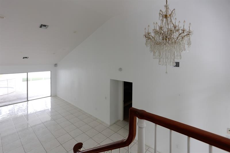 Image 19 of 41 For 5317 67th Ave