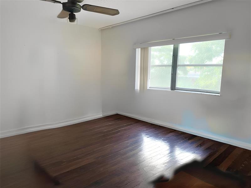 Image 8 of 8 For 7505 5th Pl  203