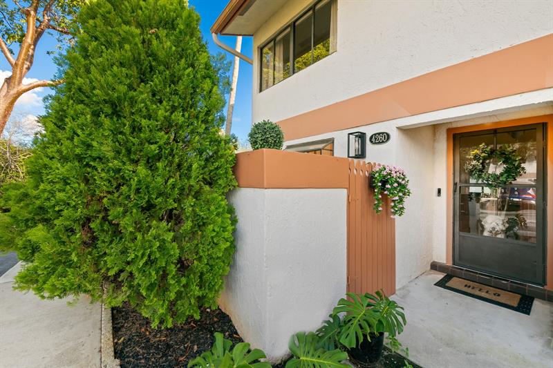 Details for 4260 70th Ter  4260, Davie, FL 33314