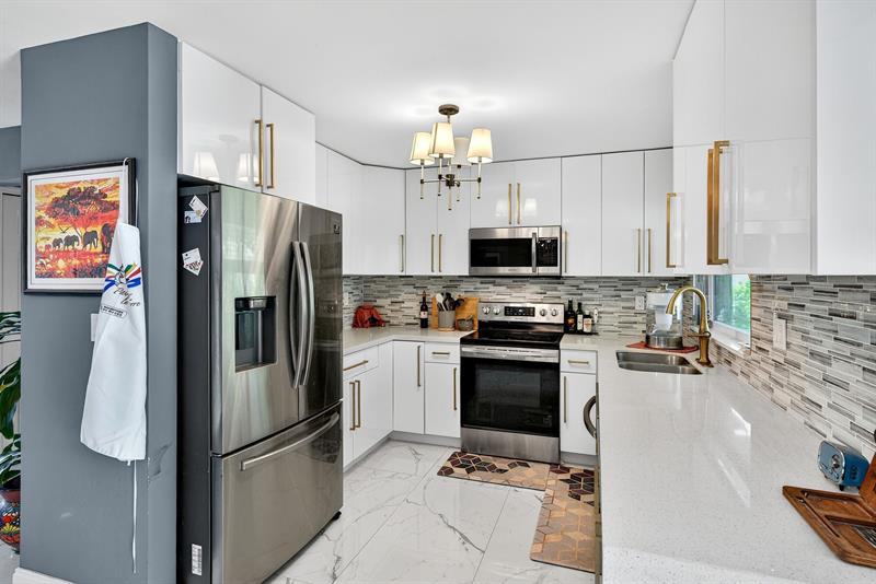 Image 11 of 37 For 10775 40th St