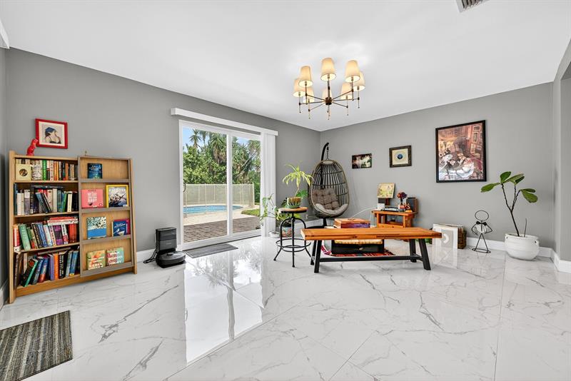 Image 14 of 37 For 10775 40th St