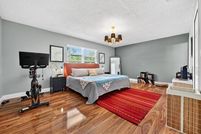 Image 16 of 37 For 10775 40th St