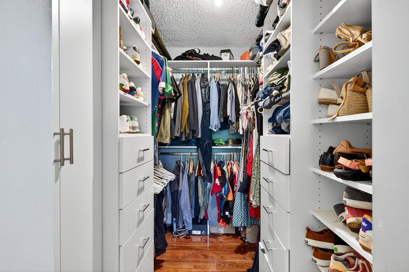 Image 21 of 37 For 10775 40th St