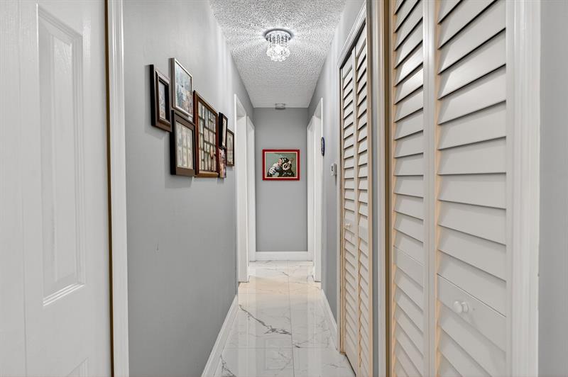 Image 22 of 37 For 10775 40th St