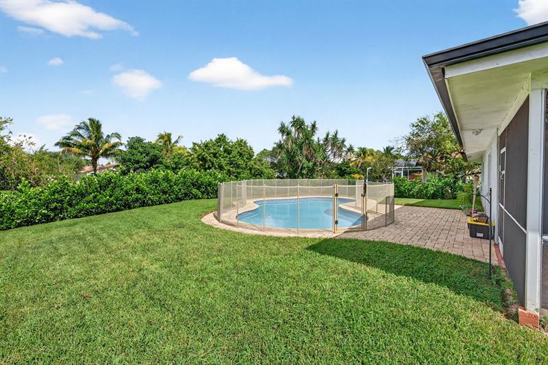 Image 35 of 37 For 10775 40th St