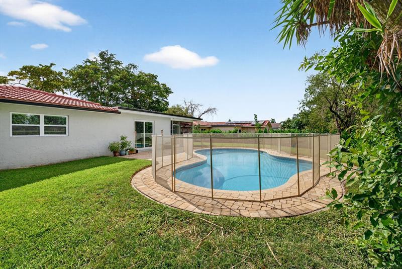 Image 36 of 37 For 10775 40th St