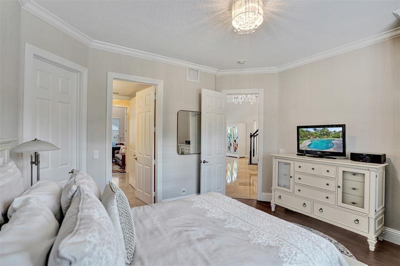 Image 12 of 100 For 6454 93rd Dr