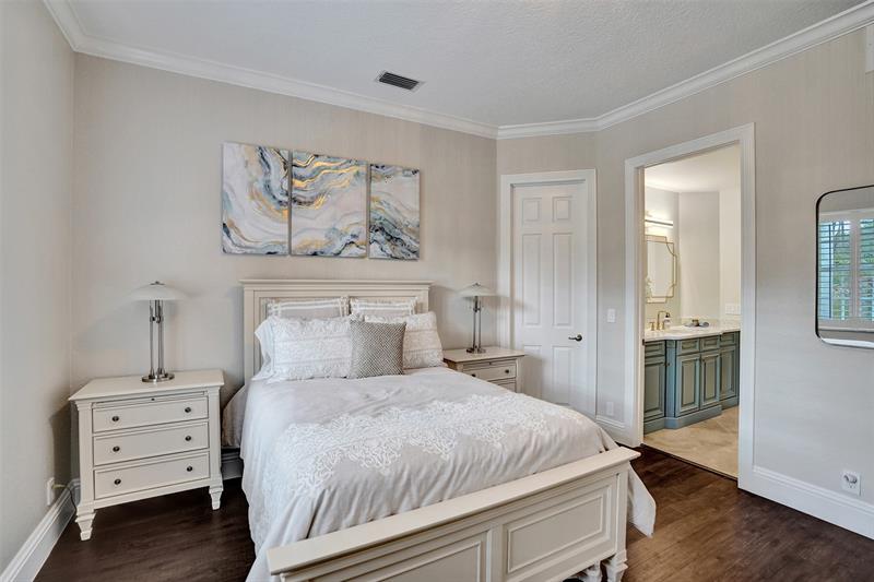 Image 13 of 100 For 6454 93rd Dr
