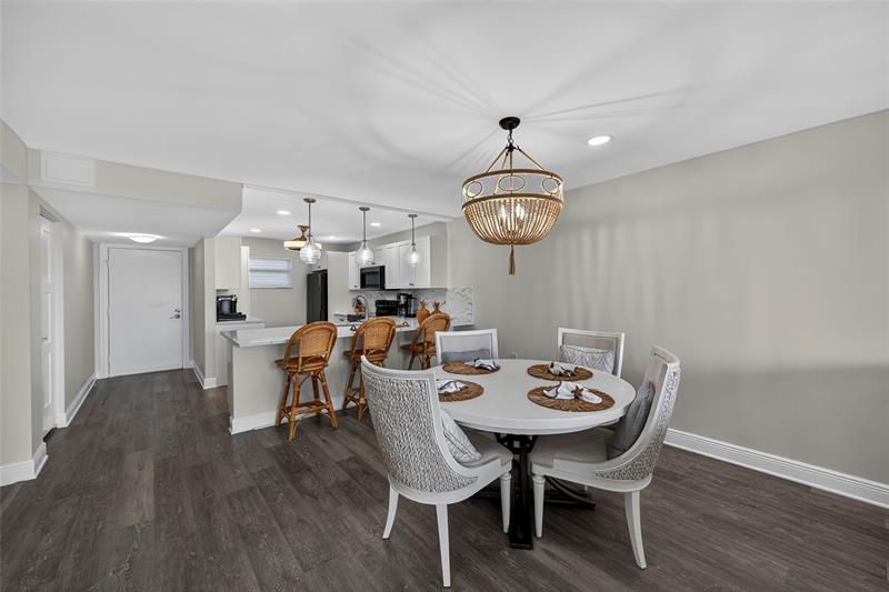 Image 11 of 35 For 3930 Inverrary Blvd  604-d