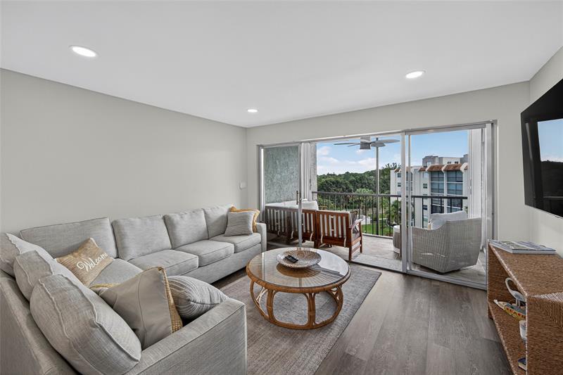 Image 14 of 35 For 3930 Inverrary Blvd  604-d