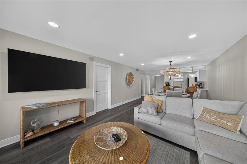 Image 15 of 35 For 3930 Inverrary Blvd  604-d