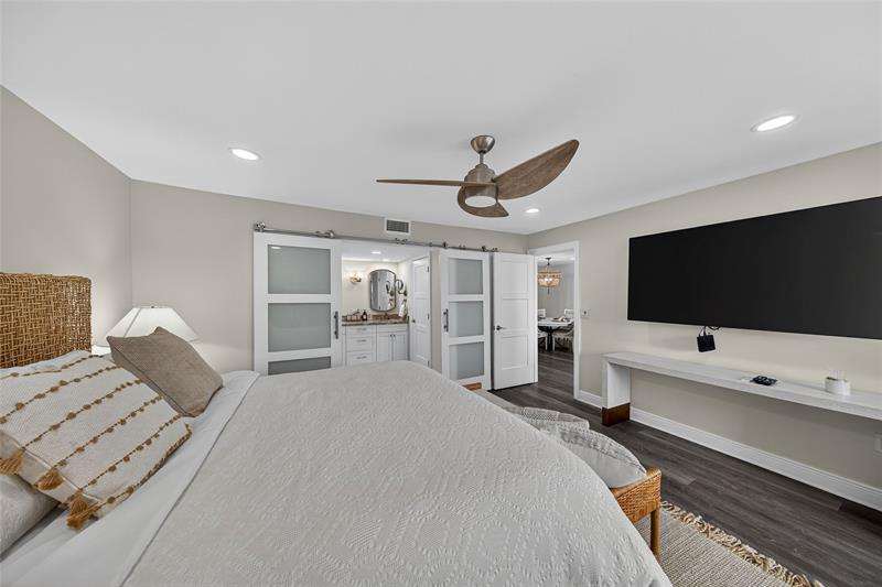 Image 16 of 35 For 3930 Inverrary Blvd  604-d