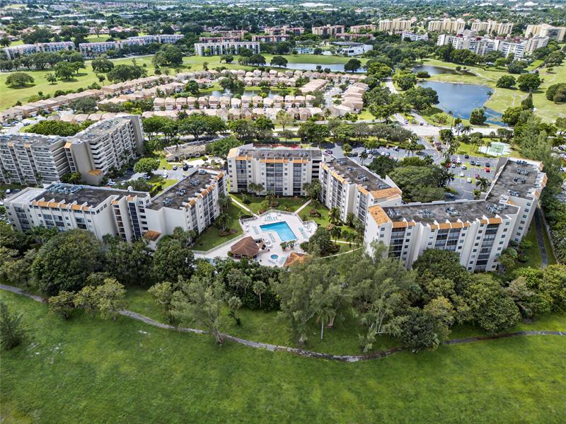 Image 2 of 35 For 3930 Inverrary Blvd  604-d