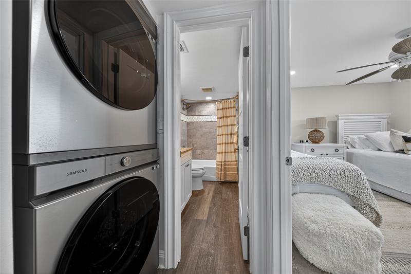 Image 23 of 35 For 3930 Inverrary Blvd  604-d