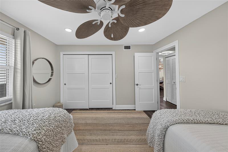 Image 24 of 35 For 3930 Inverrary Blvd  604-d