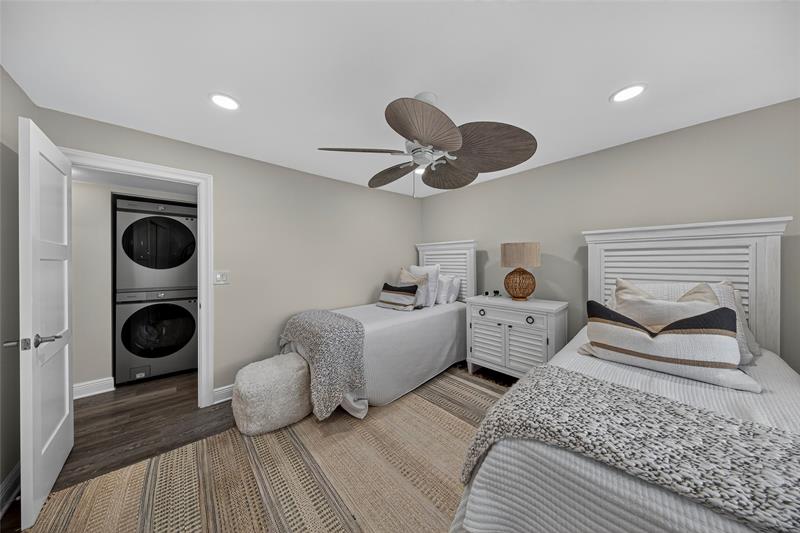 Image 25 of 35 For 3930 Inverrary Blvd  604-d