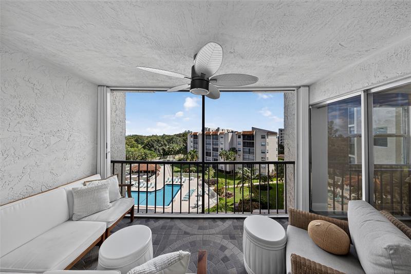 Image 26 of 35 For 3930 Inverrary Blvd  604-d