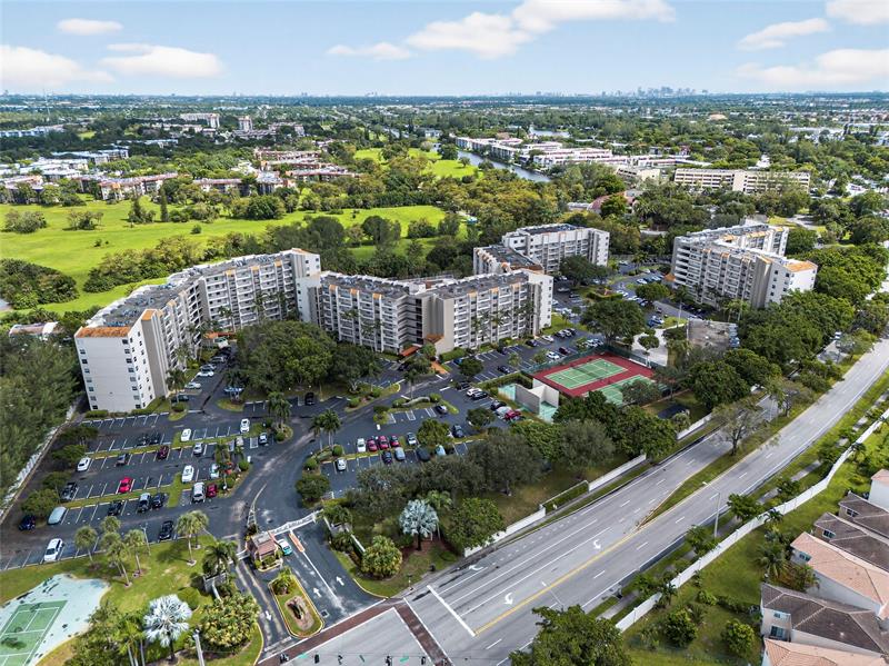 Image 35 of 35 For 3930 Inverrary Blvd  604-d