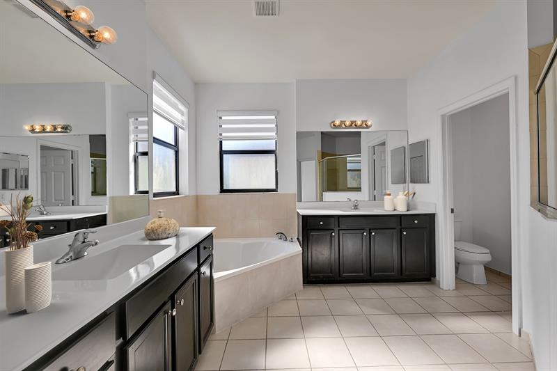 Image 34 of 44 For 25241 118th Ave