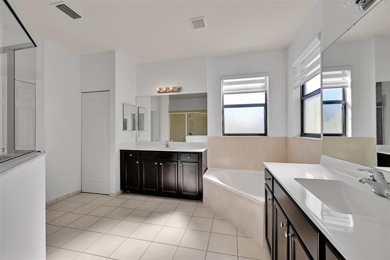 Image 35 of 44 For 25241 118th Ave