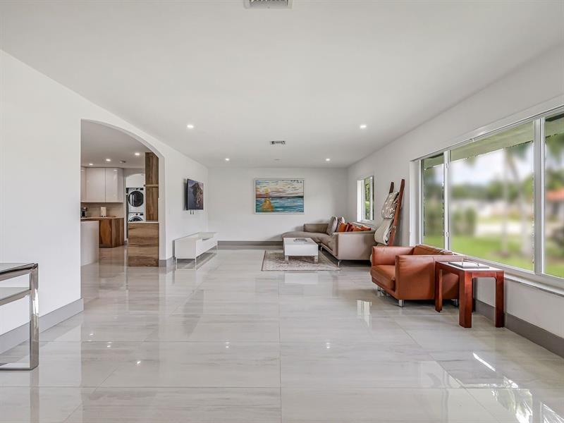 Image 3 of 10 For 16010 37th Ct