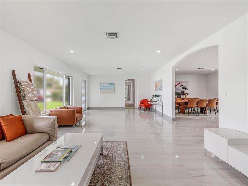 Image 6 of 10 For 16010 37th Ct