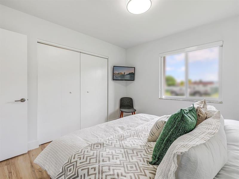Image 7 of 10 For 16010 37th Ct