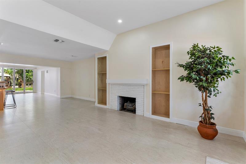 Image 15 of 56 For 921 17th St  