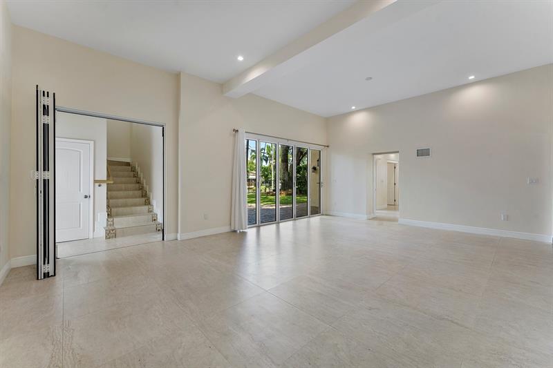 Image 22 of 56 For 921 17th St  
