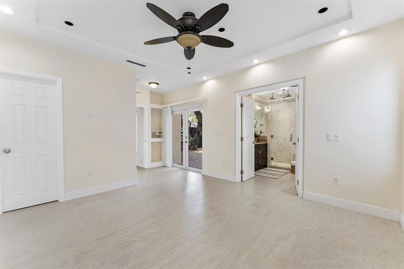 Image 23 of 56 For 921 17th St  