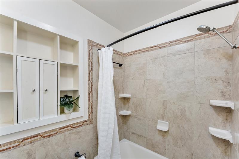 Image 31 of 56 For 921 17th St  