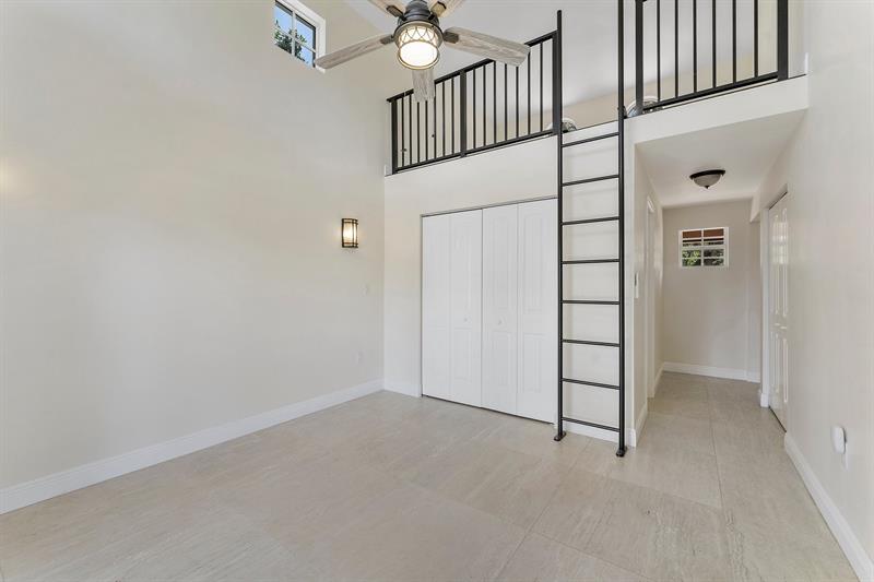 Image 40 of 56 For 921 17th St  