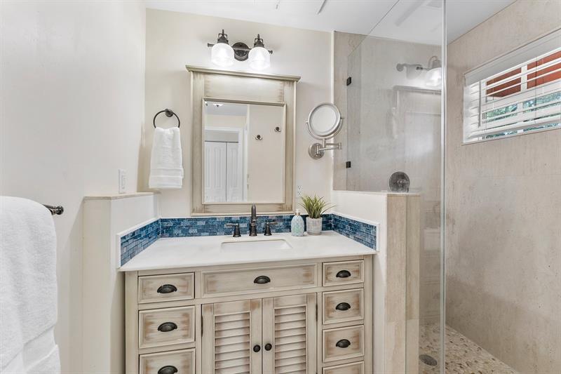 Image 43 of 56 For 921 17th St  