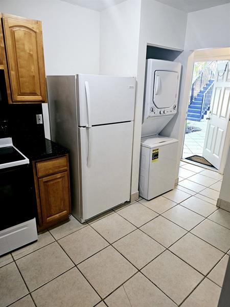 Image 5 of 12 For 200 9th St  2