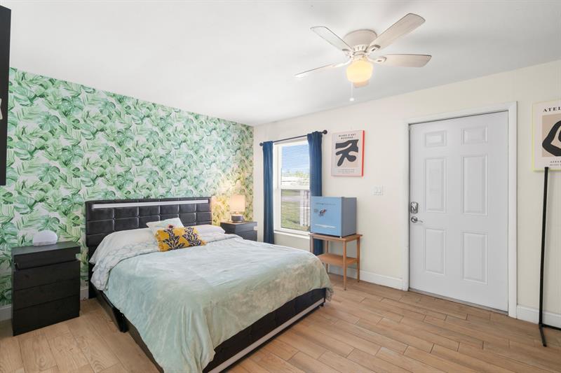 Image 14 of 27 For 500 Michigan Place