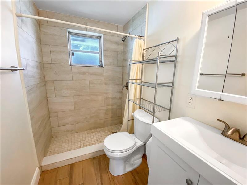 Image 15 of 27 For 500 Michigan Place