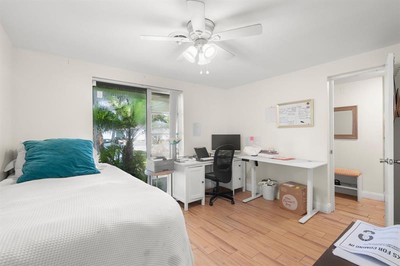 Image 17 of 27 For 500 Michigan Place