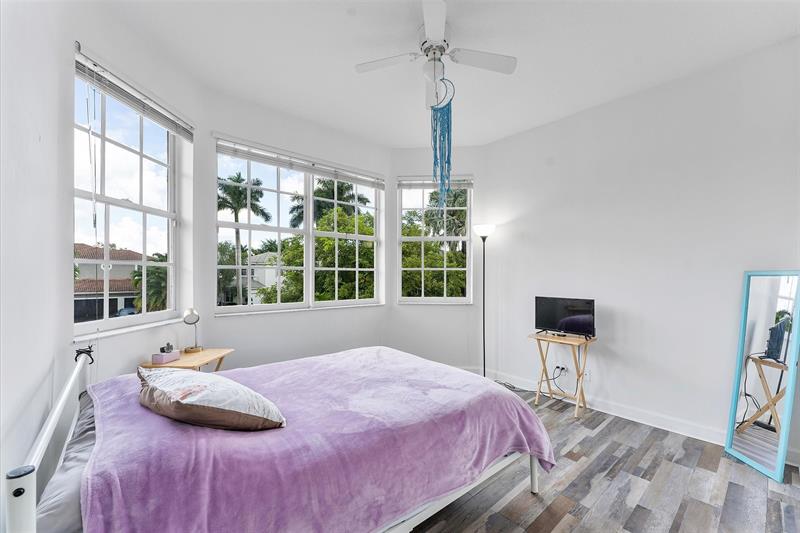 Image 31 of 64 For 5037 119th Ter