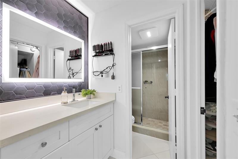 Image 18 of 37 For 1428 4th Ave  I-167