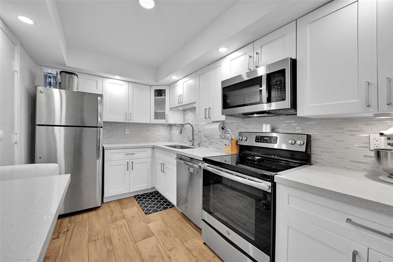 Image 4 of 37 For 1428 4th Ave  I-167