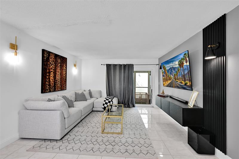 Image 9 of 37 For 1428 4th Ave  I-167