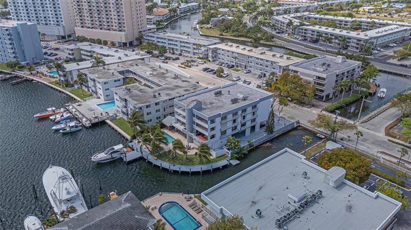 Image 8 of 53 For 468 Golden Isles Dr  402